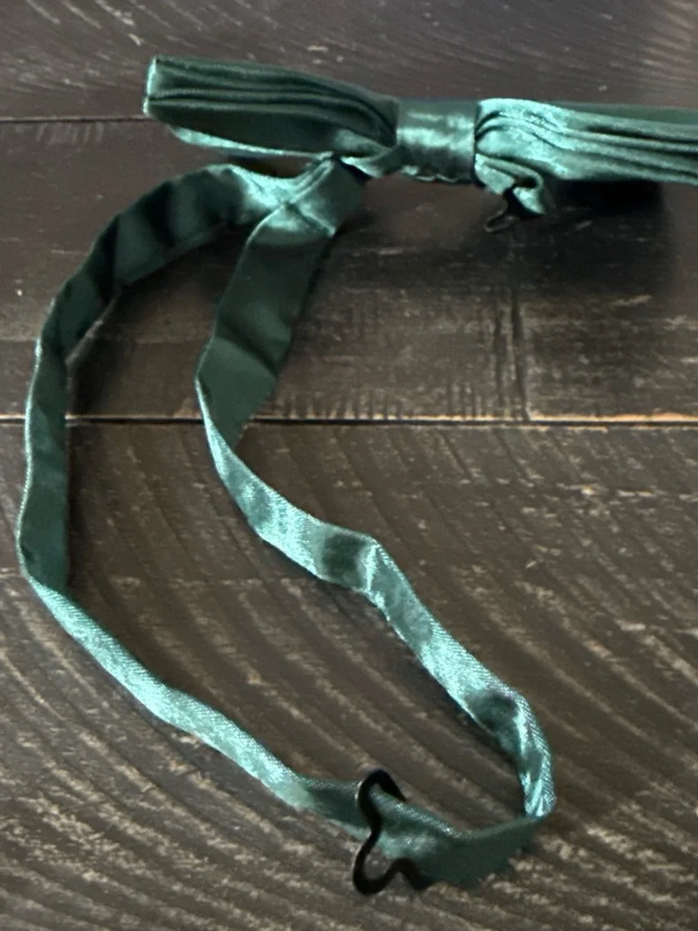 Classic Emerald Green Satin Bow Tie - Unbranded